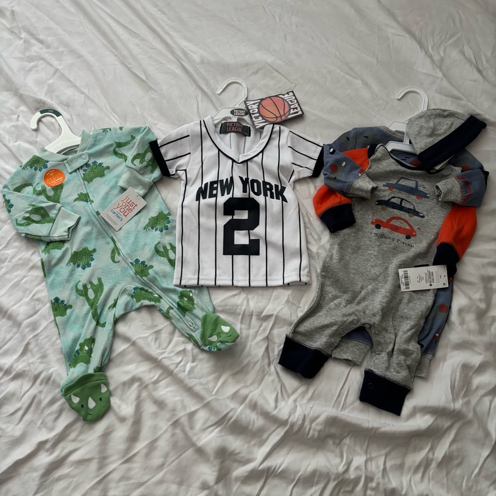 Baby Boy Clothing Bundle Size 0-3 Months (Carter’s & More) Dinosaurs Cars Sports